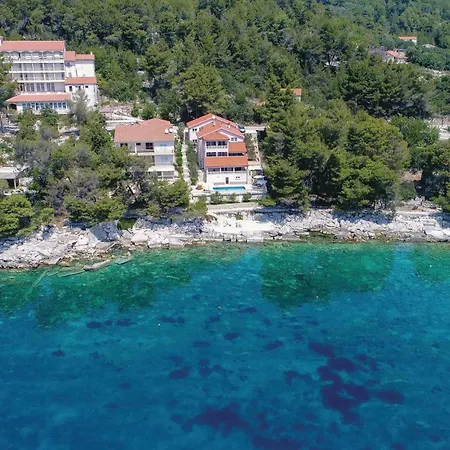 3 Bedroom Stunning In Appartement Prižba