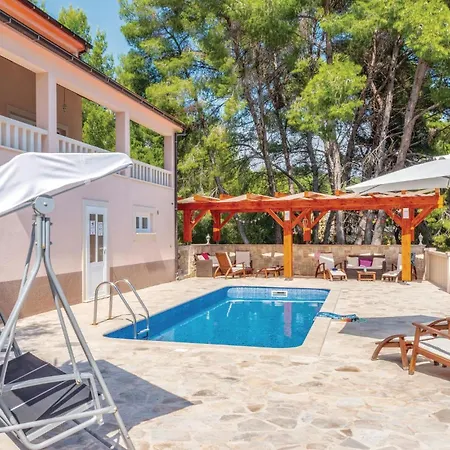 3 Bedroom Stunning In Prižba