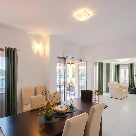 3 Bedroom Stunning In