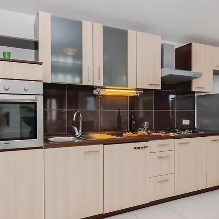 Appartement 3 Bedroom Stunning In Prižba