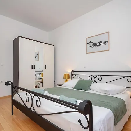 3 Bedroom Stunning In Appartement